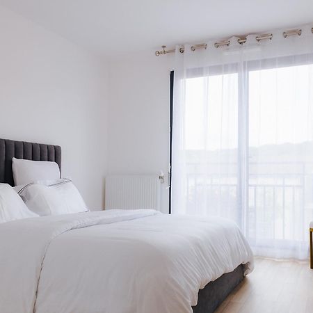 Appartement Luxueux, Neuf & Equipe A Versailles, Сен-Сир-л'Эколь Экстерьер фото