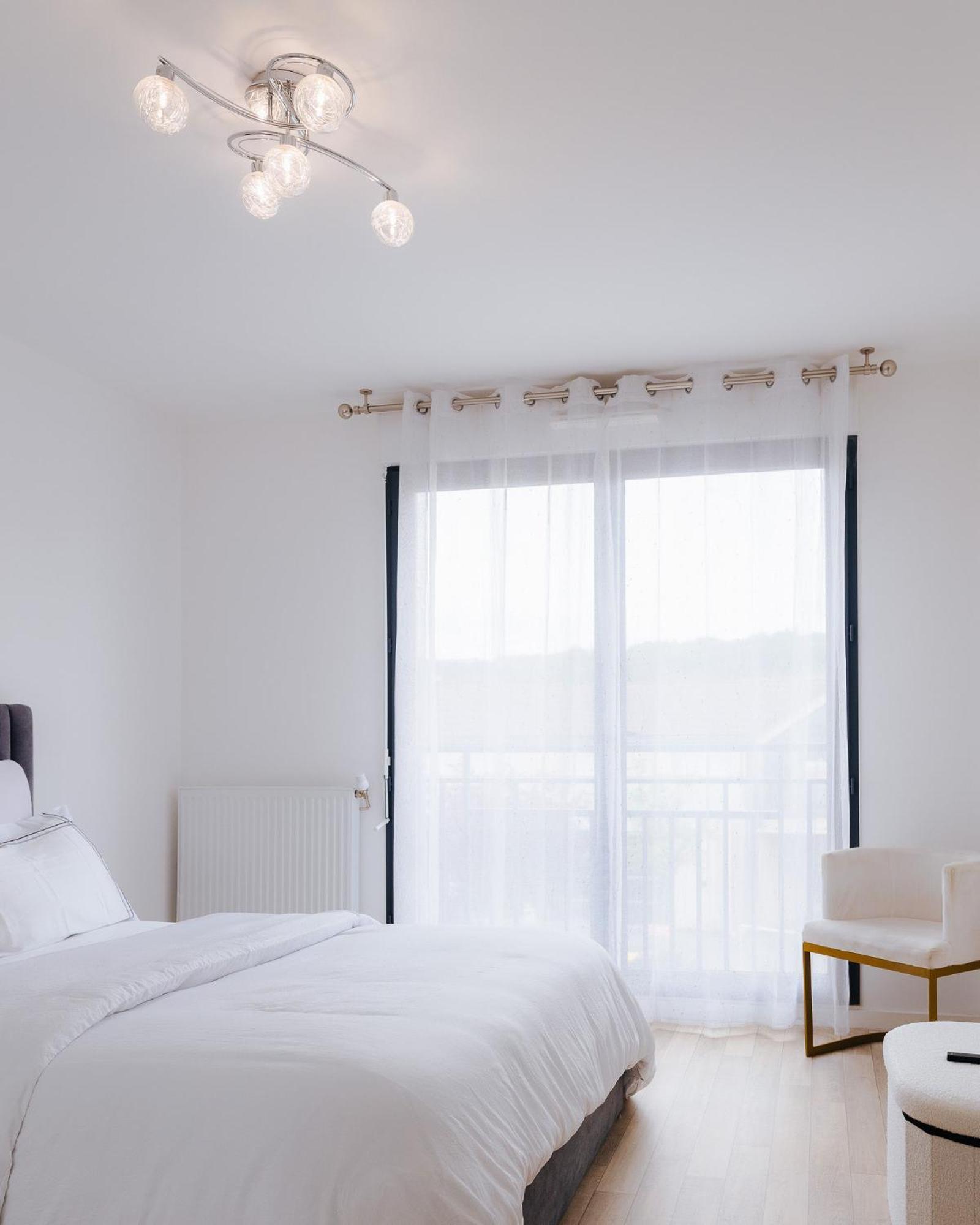 Appartement Luxueux, Neuf & Equipe A Versailles, Сен-Сир-л'Эколь Экстерьер фото