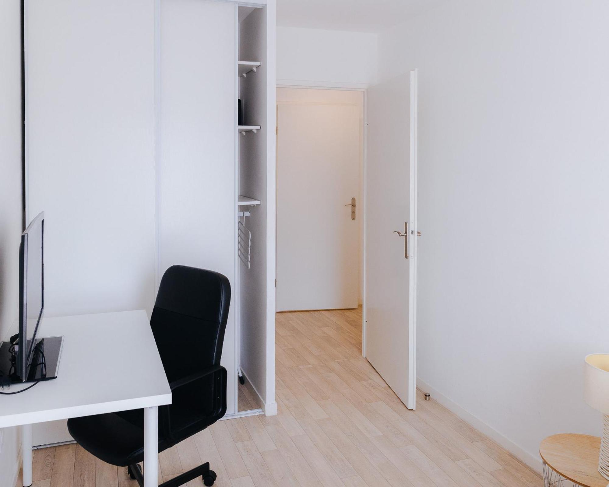 Appartement Luxueux, Neuf & Equipe A Versailles, Сен-Сир-л'Эколь Экстерьер фото
