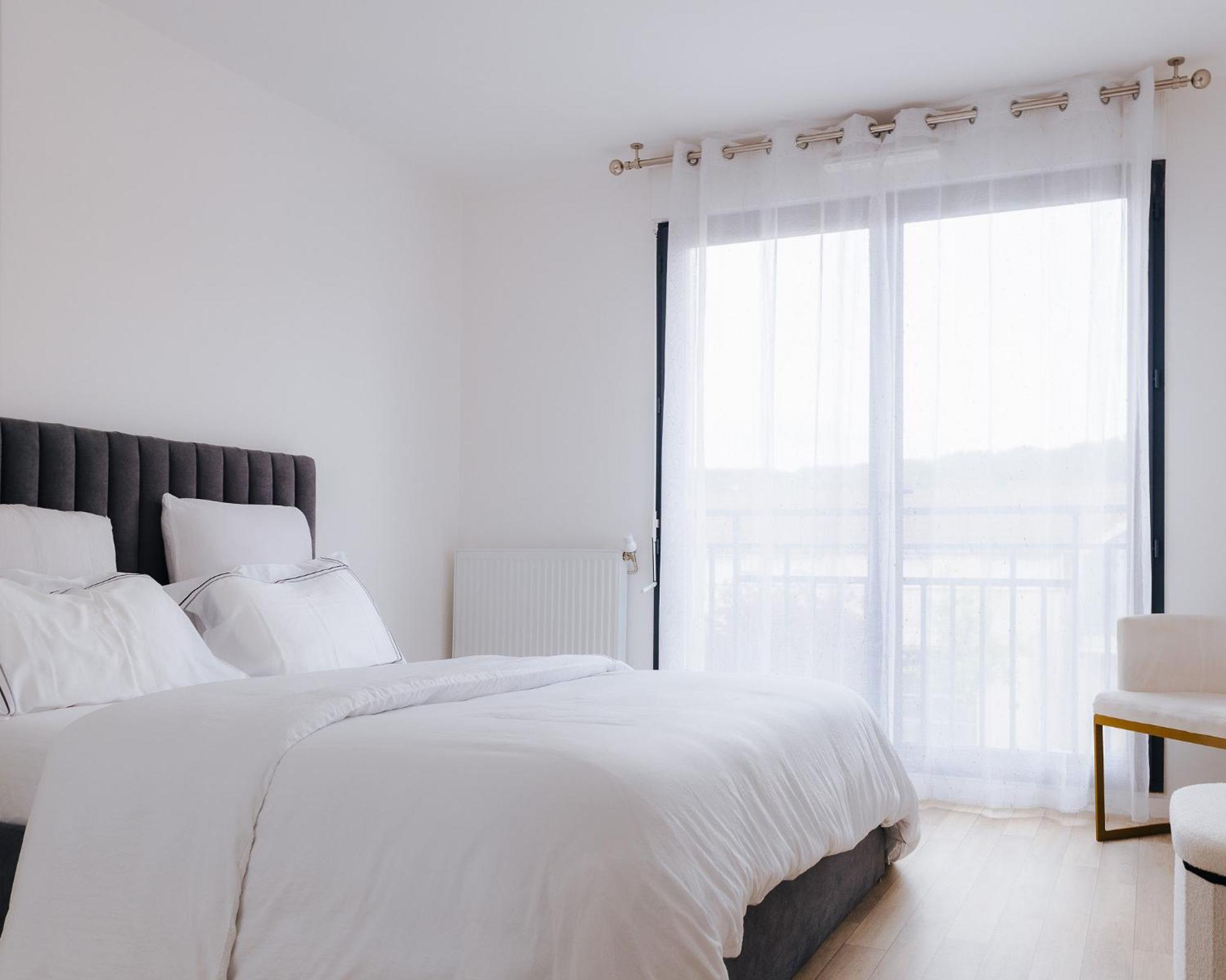Appartement Luxueux, Neuf & Equipe A Versailles, Сен-Сир-л'Эколь Экстерьер фото