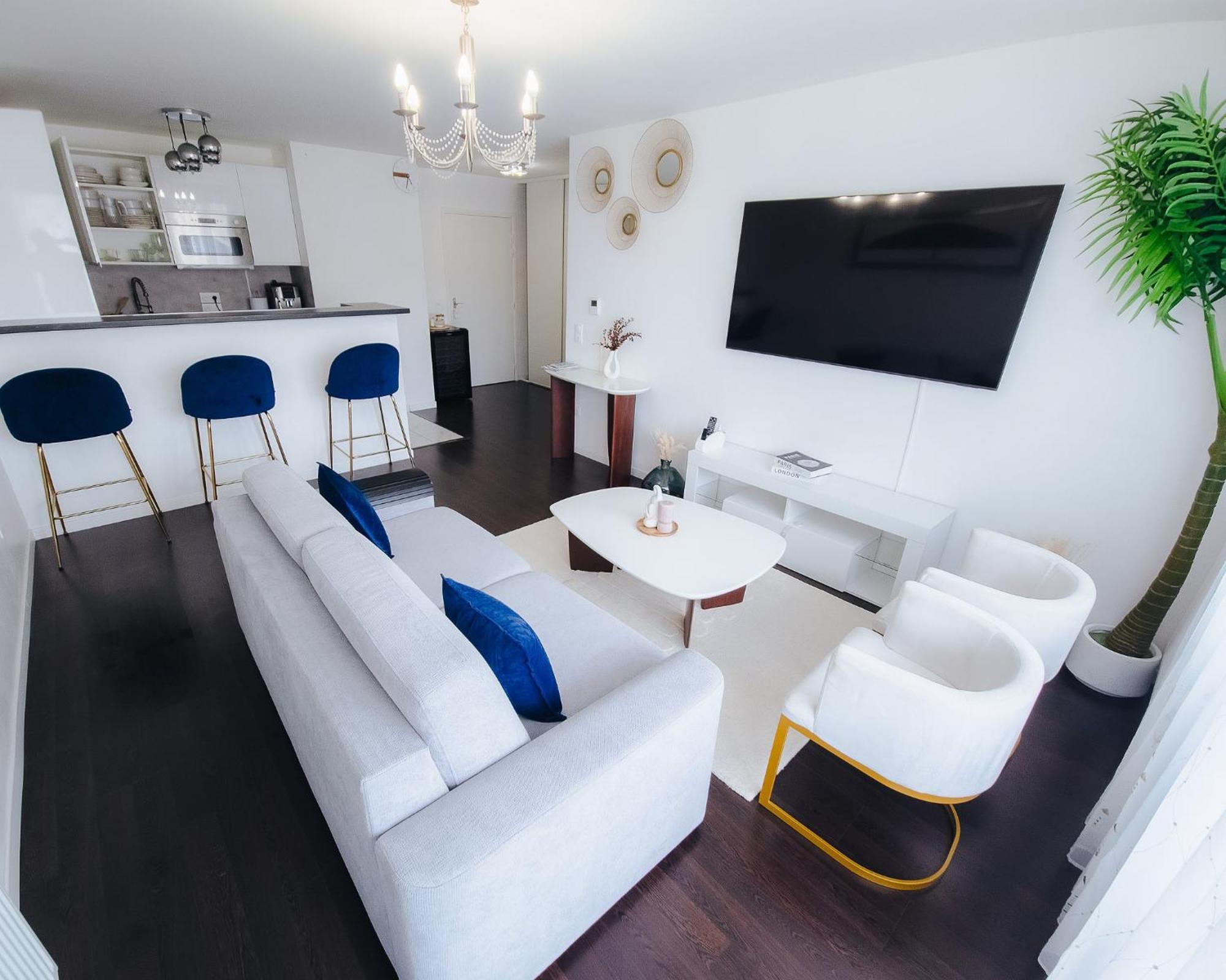 Appartement Luxueux, Neuf & Equipe A Versailles, Сен-Сир-л'Эколь Экстерьер фото